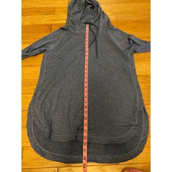 Athleta women’s blue athletic relaxed hooded pullover with thumb holes size med - Picture 6 of 9